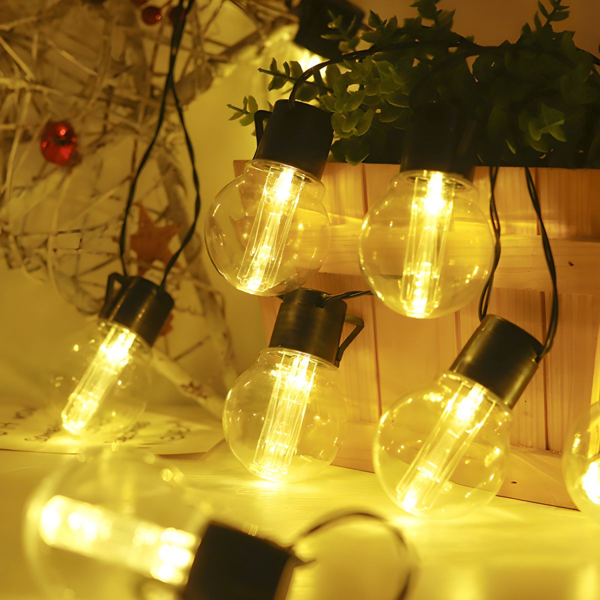 Retro G50 Globe Bulb String Light Plastic Outdoor Solar LED Christmas Light in Black