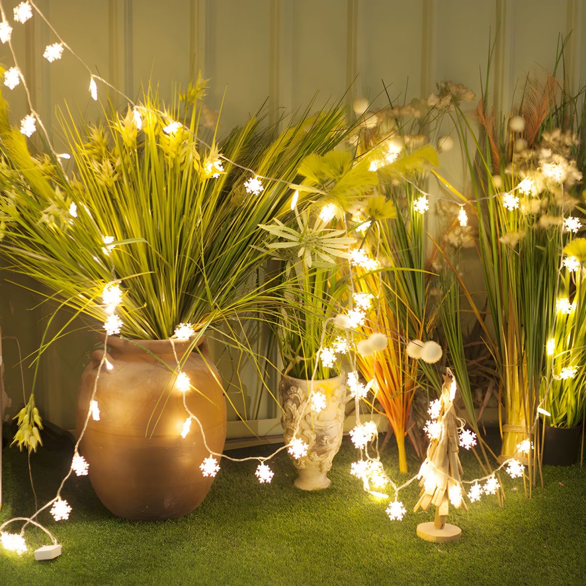 Battery Powered Snowflake LED String Light Decorative Plastic Festive Light for Indoor