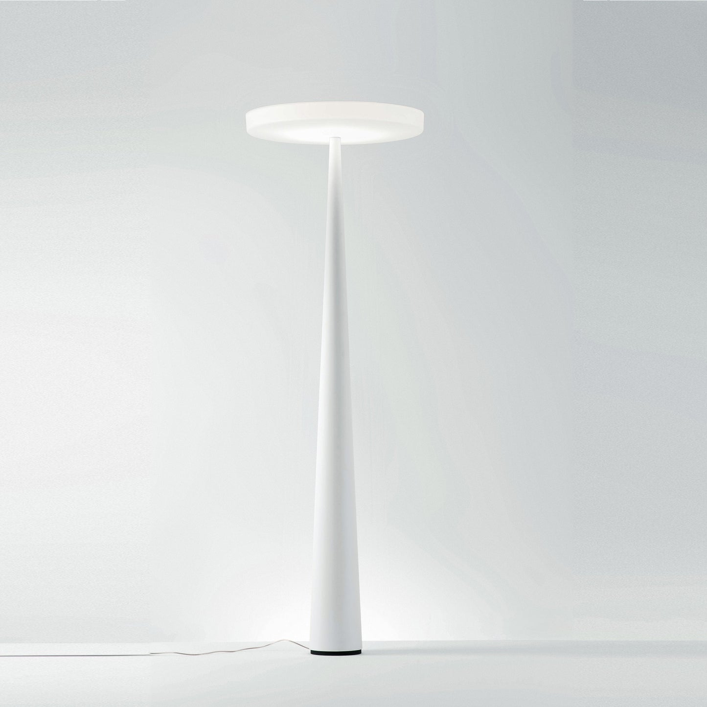 Equilibre Outdoor LED Floor Lamp