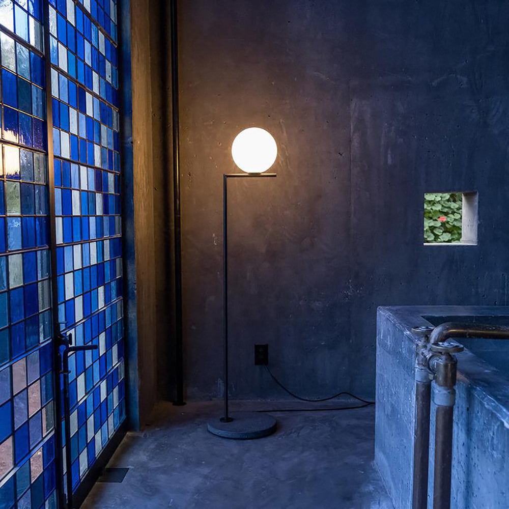 IC Outdoor Floor Lamp