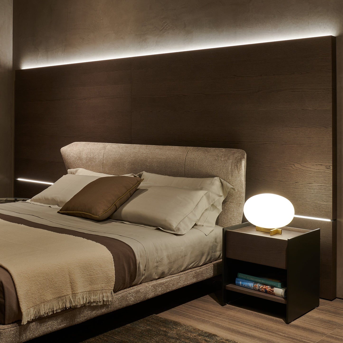 Alba Table Lamp