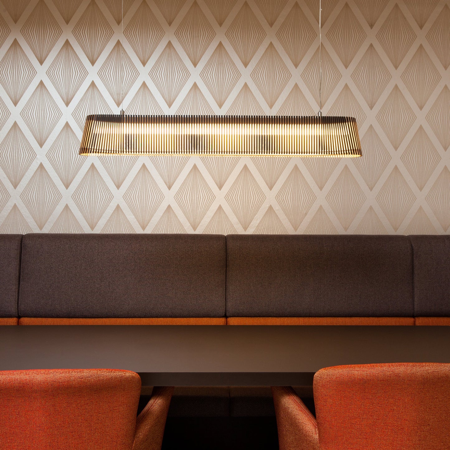 Owalo Linear Pendant Light